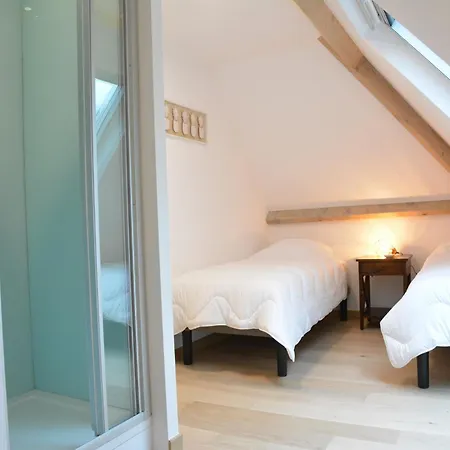 Superb With Garden In Hébergement de vacances Serinchamps