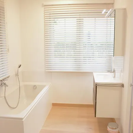 Hébergement de vacances Superb With Garden In *