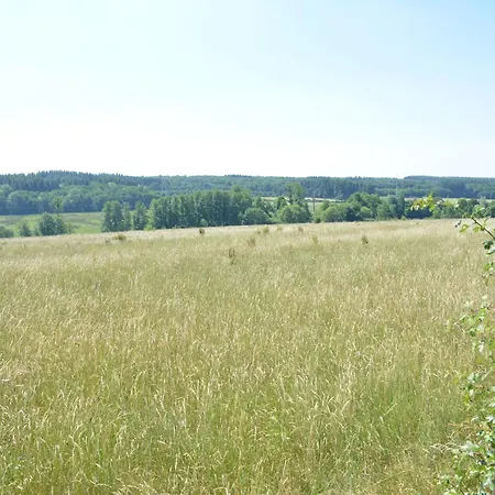 Superb With Garden In Hébergement de vacances Serinchamps